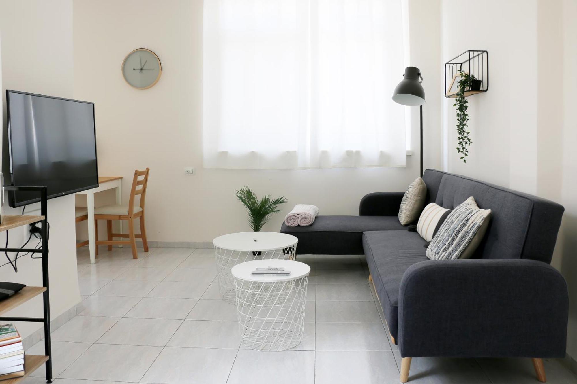 Modern And Spacious Apartment In Downtown Haifa Exterior foto